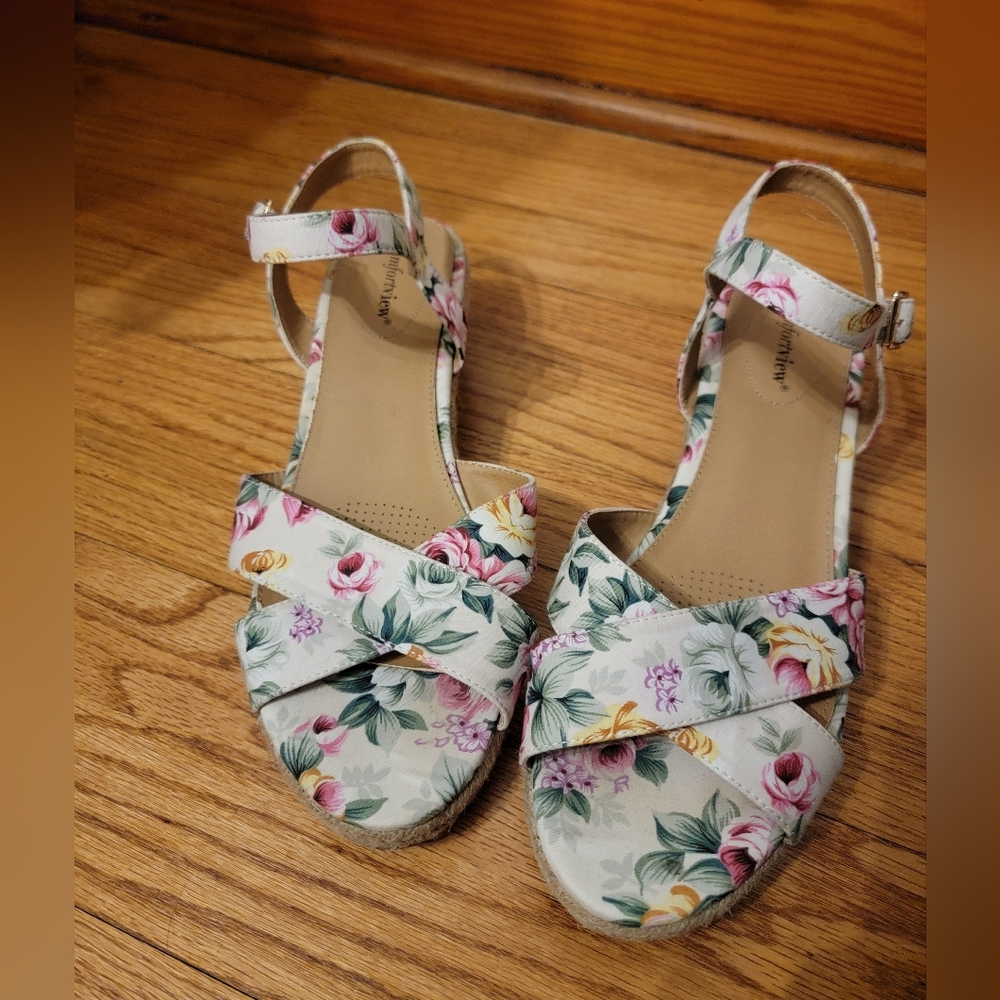 Comfortview Cream Floral Wegde Sandals